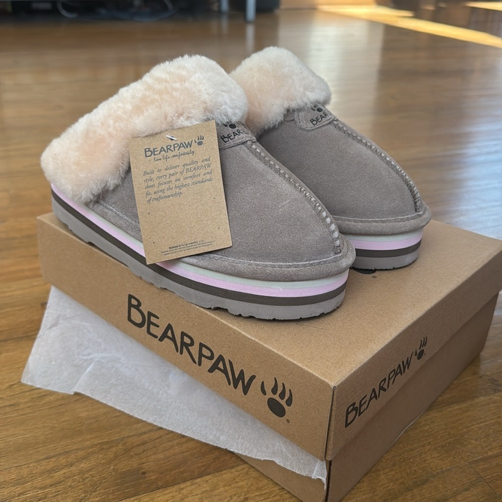 BEARPAW PLATFORM SLIPPERS 8 |   NWT PLATFORM SLIPPERS 8 - Picture 9 of 11